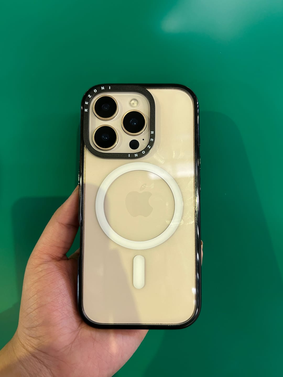 Customer photo review of Reverb 2.0 Impact MagSafe Clear Case