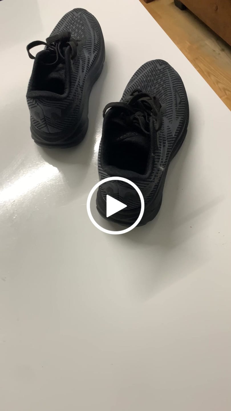 Customer video review of NOKA V1 Träningsskor