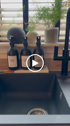 Customer video review of Set of 3 Reusable Matt Black Glass Bottles 500 ML with Stainless Steel Pump and Long Tray