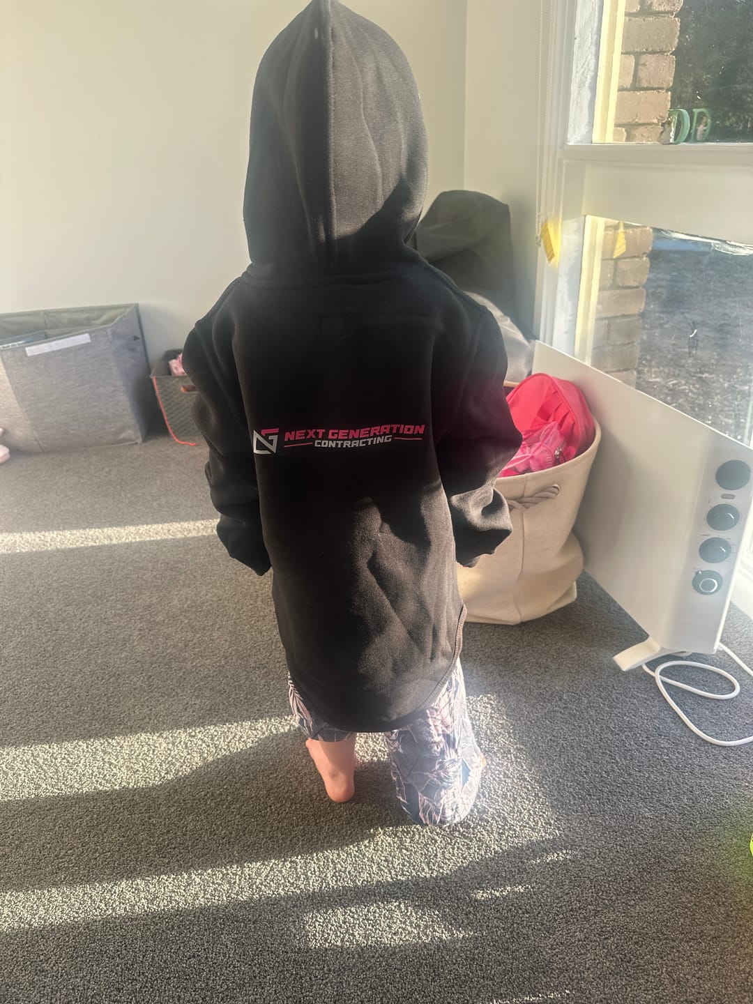 Customer photo review of Black | No Zip Long Tail Hoody