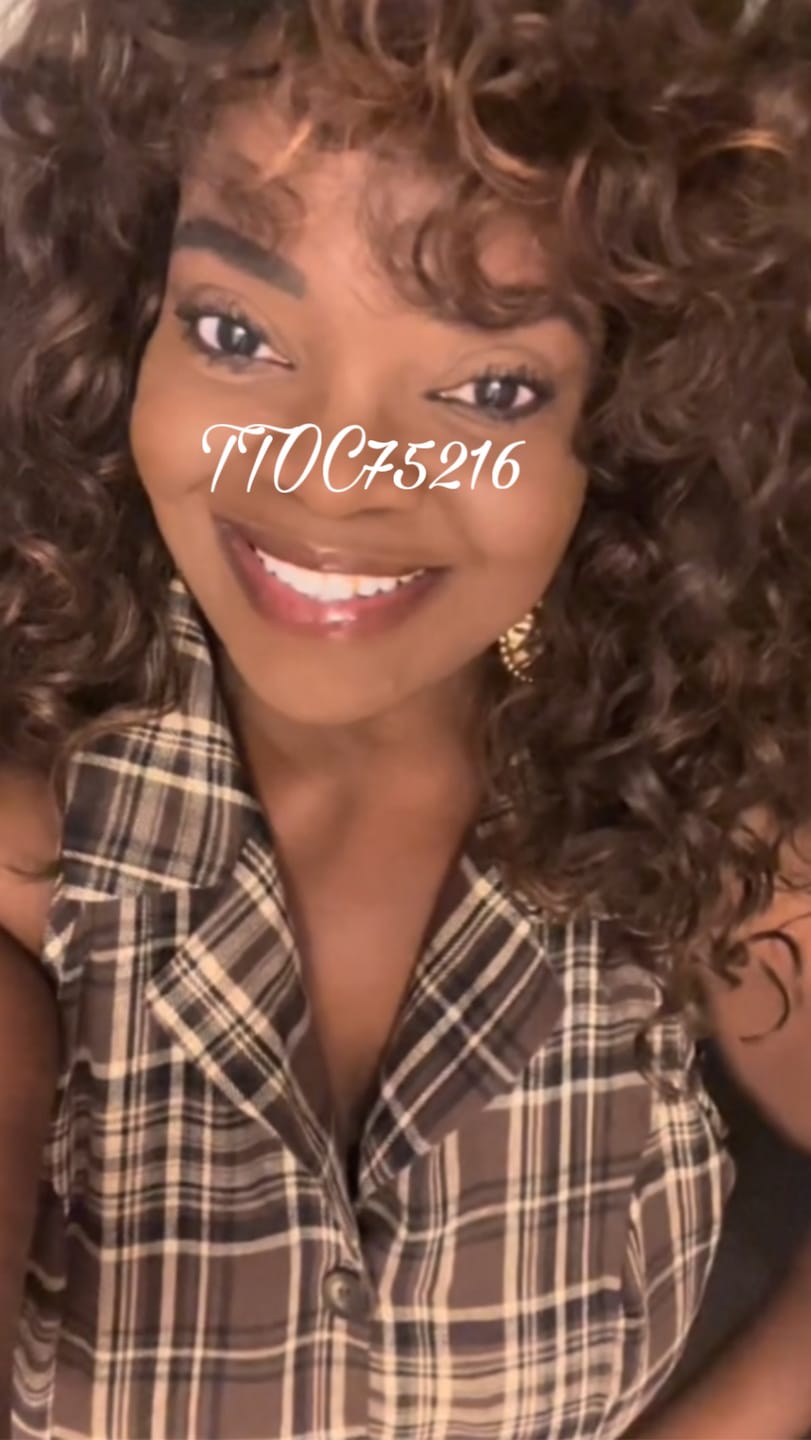 Customer photo review of Outre Wigpop Style Selects Full Wig - LEANZA