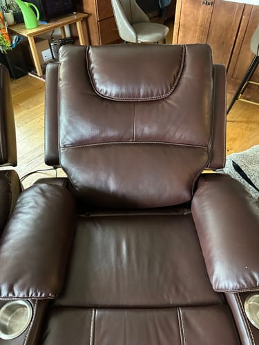 Customer photo of an Irene House 9196 lift recliner at home