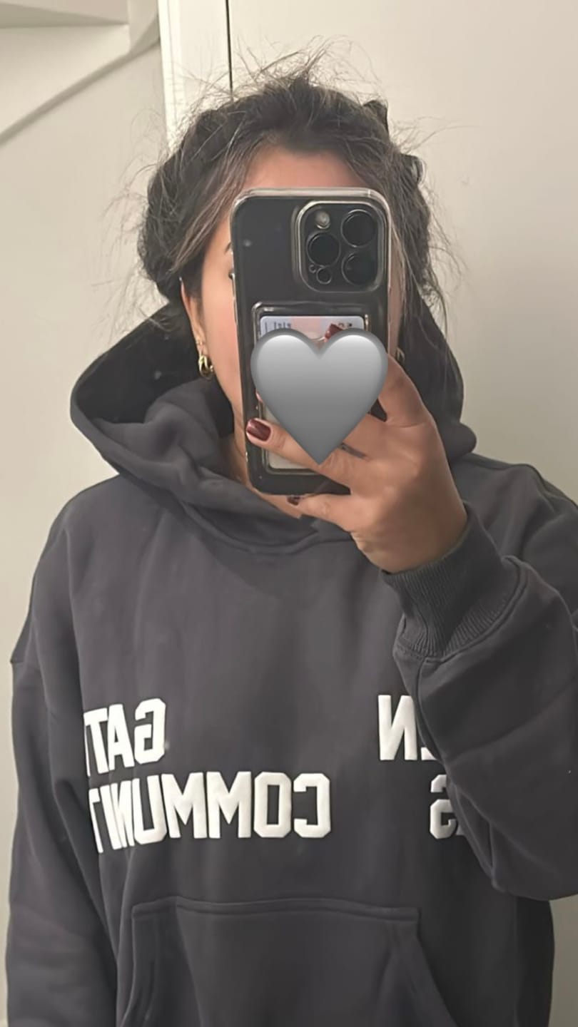 Customer photo review of GATED COMMUNITY HOODIE DARK GREY