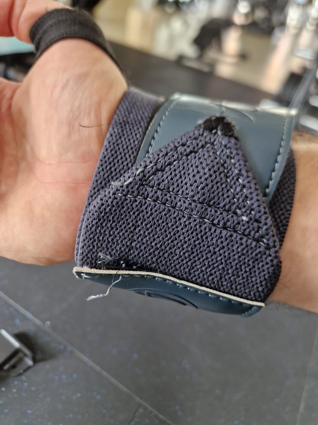 Customer photo review of Graphite Grey Wrist Wraps – Medium, 30cm/60cm, IPF Approved