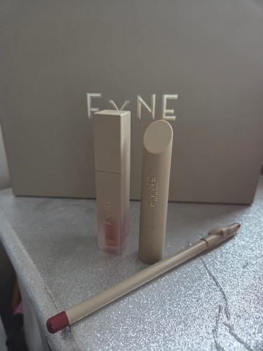 Deryllyn N. review of FYNE SIGNATURE LIP SET image 1 out of 1