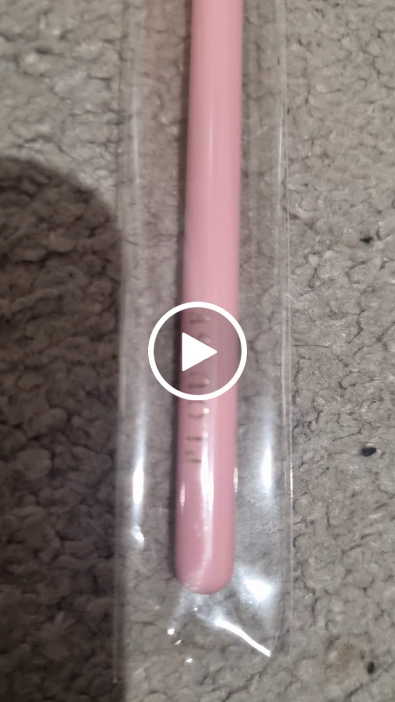 Customer video review of P.Louise #123 Fine Liner Brush