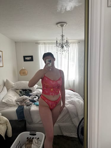 Customer photo review of SYDNEY-TANKINI Floral Fruit Punch Sweetheart Tankini Top