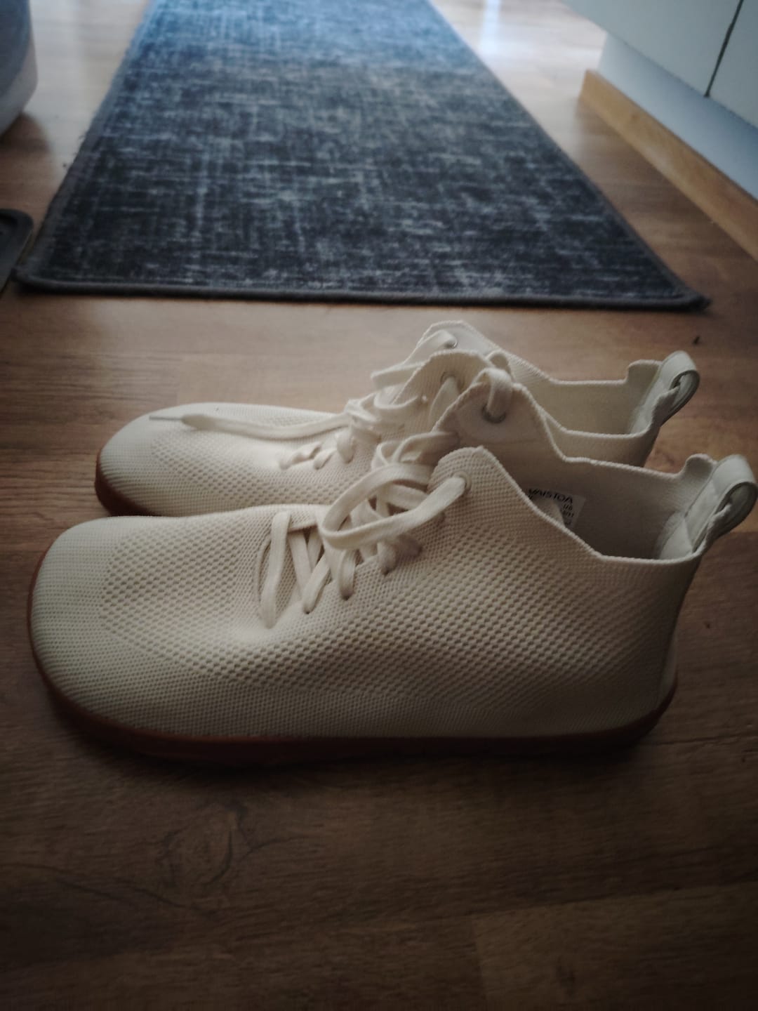 Customer photo review of Vaistoa Iloa Mid korkeavartiset paljasjalkatennarit