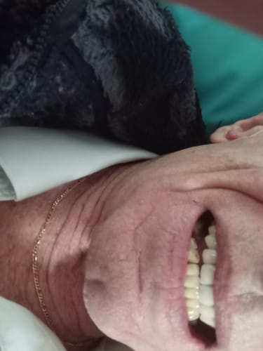 Customer photo review of V34 Whitening Foam Tandpasta