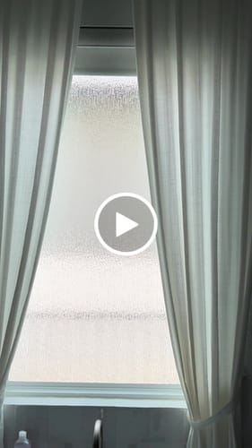 Customer video review of SmartWings Motorized Roller Shades 100% Blackout Linen