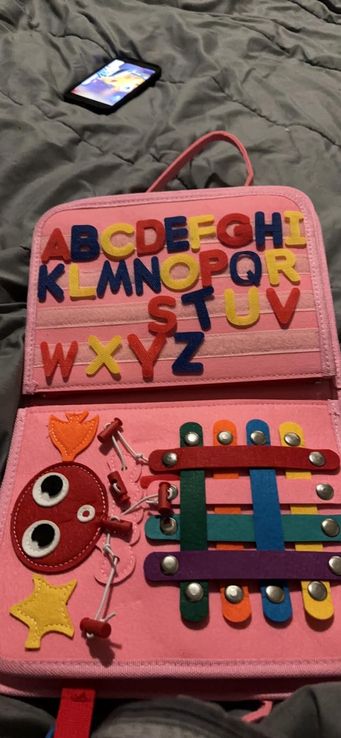 Customer photo review of Cahier Montessori – Éveil ludique pour les petites mains curieuses