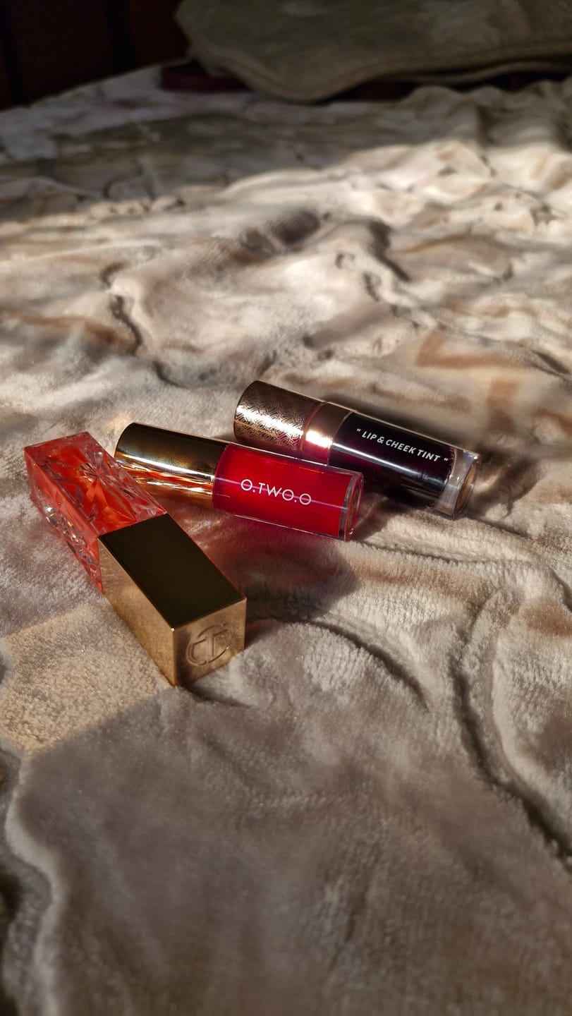 Customer photo review of O.TWO.O CLEAR CRYSTAL BERRY LIP GLOSS