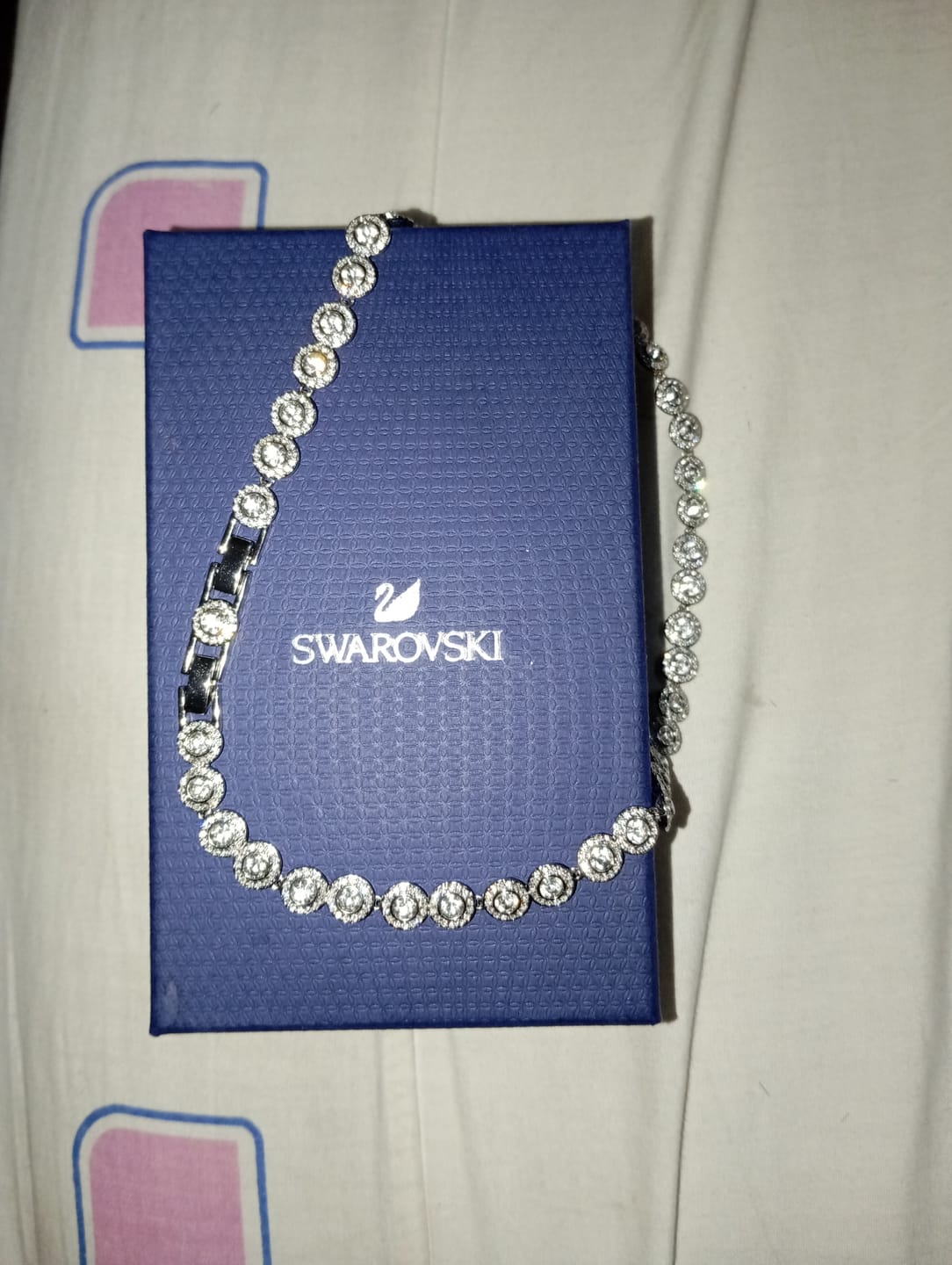 Customer photo review of COLLAR CRISTAL SWAROVSKI ANGELIC + KIT DE REGALO