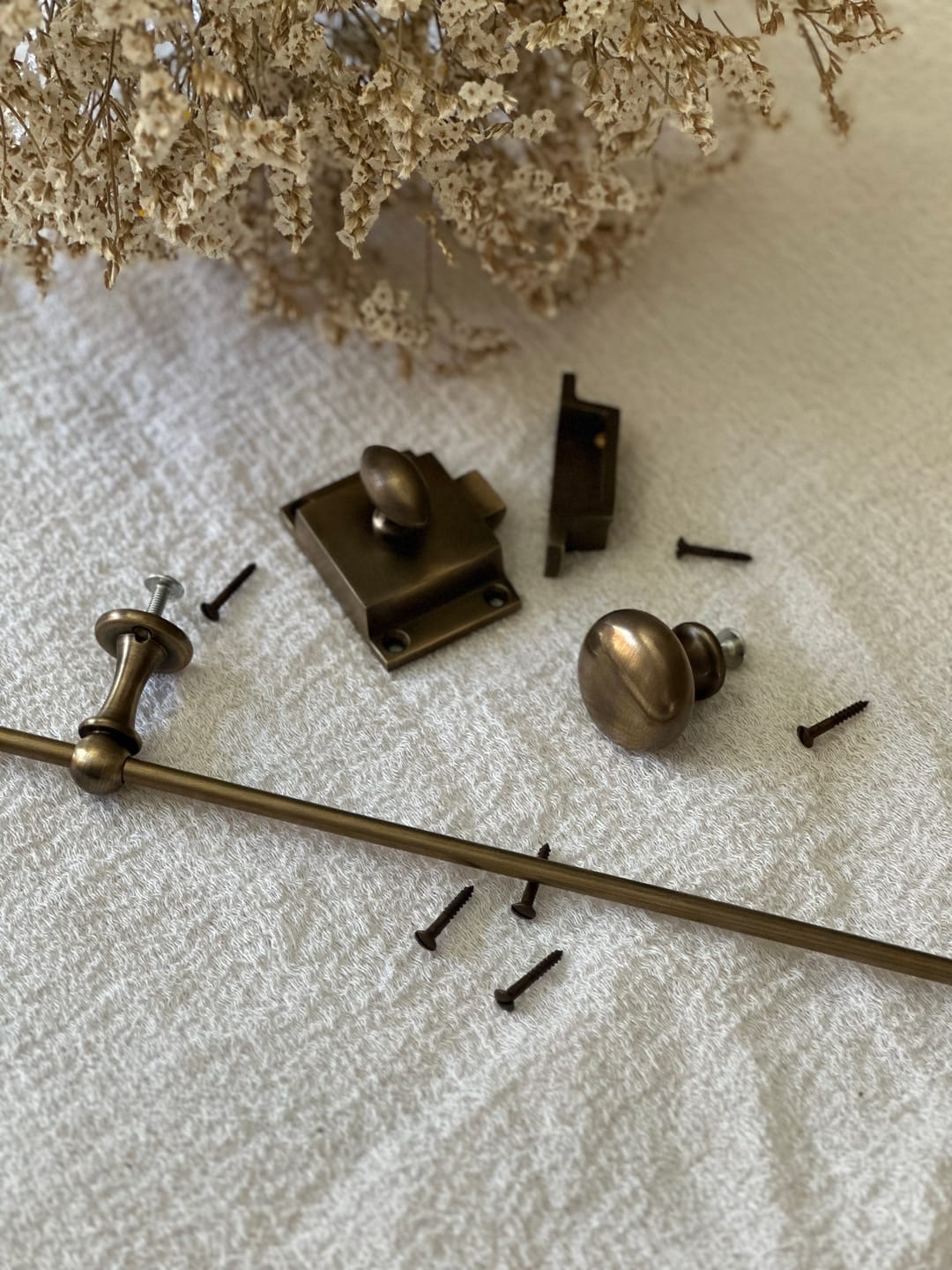Customer photo review of Classic Gallery Shelf Rail | Aged Brass