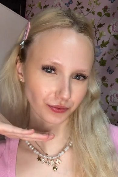 Customer photo review of Lash Bond & Seal - Black 10ml