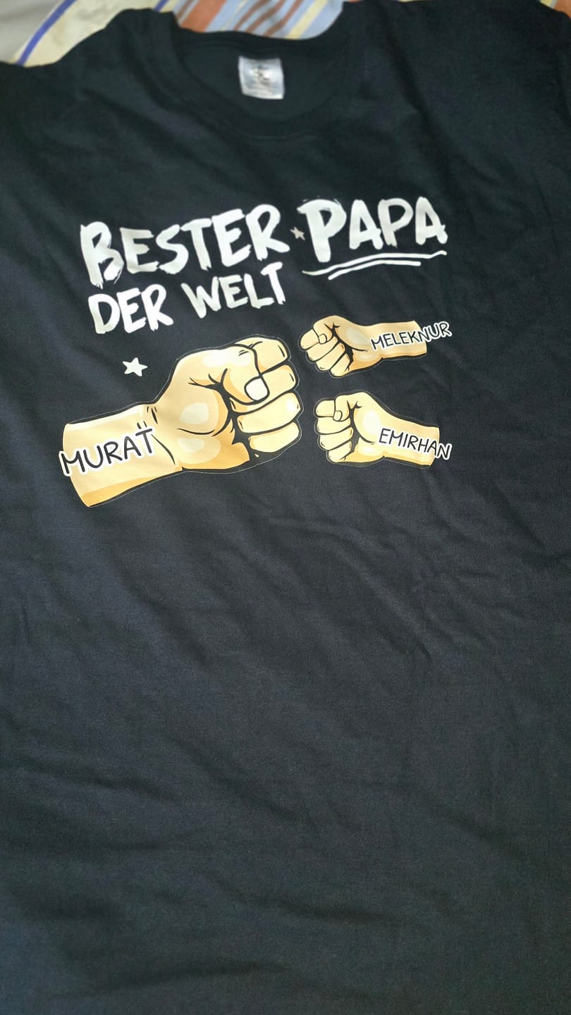 Customer photo review of Bester Papa Ever - Personalisiertes T-Shirt für Papa dunkel