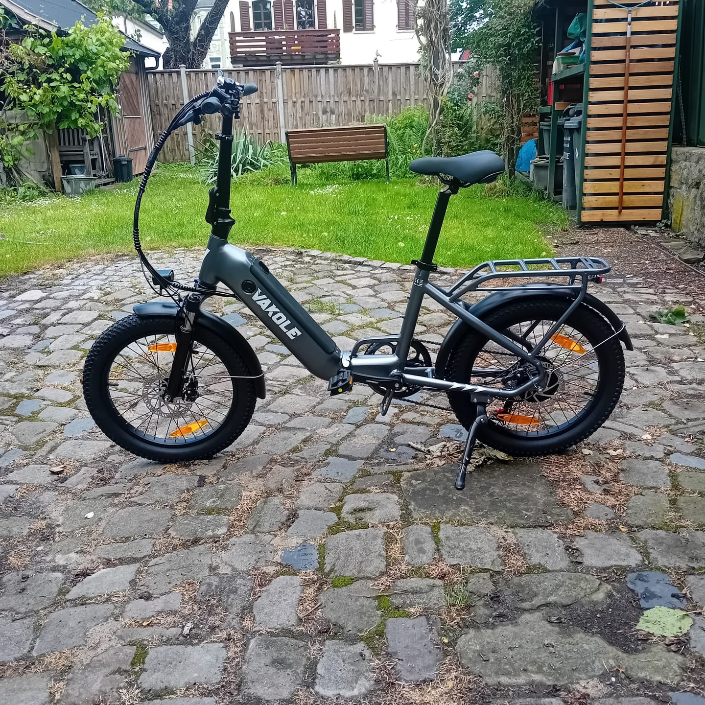 Customer photo review of Vakole VT4 2025 Version 250W 20" Foldable Electric Bike 468Wh Compact Step-through E-bike 36V 13Ah Battery