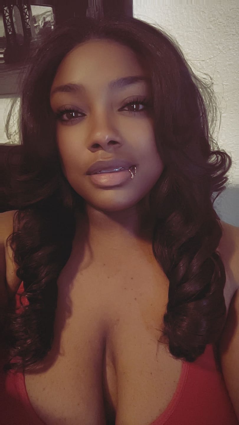Customer photo review of Sensationnel Butta Lace 90's Bangs Glueless HD Lace Front Wig - 90's BANGS UNIT 911