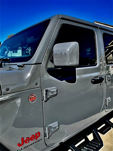 Customer photo review of Factory Color Painted Mirror Covers JL/JT 2018-2025