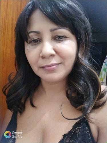 Customer photo review of Peruca Viki Castanho com Luzes com Franja Ondulada (Premium)