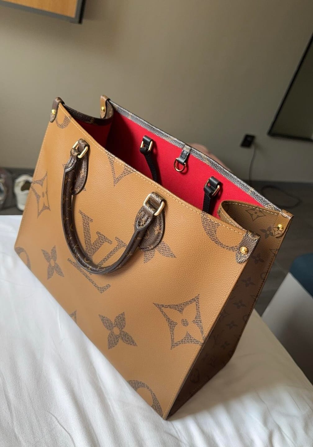 Customer photo review of 【ルイヴィトン】★お洒落メンズへ★レディース♪オンザゴー MM トートバッグM45321