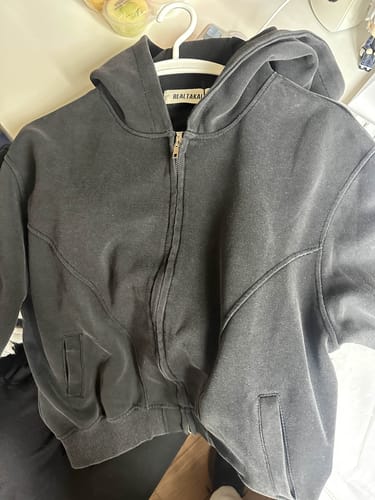 Customer photo review of RT No. 11444 RECONSTRUCTED ZIP-UP HOODIE