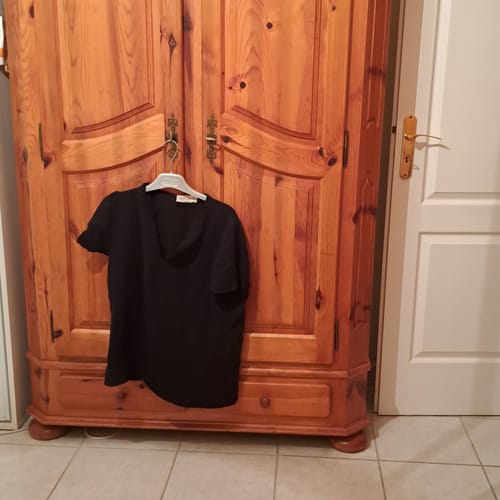 Customer photo review of Blouse Ernestine en double gaze de coton noire