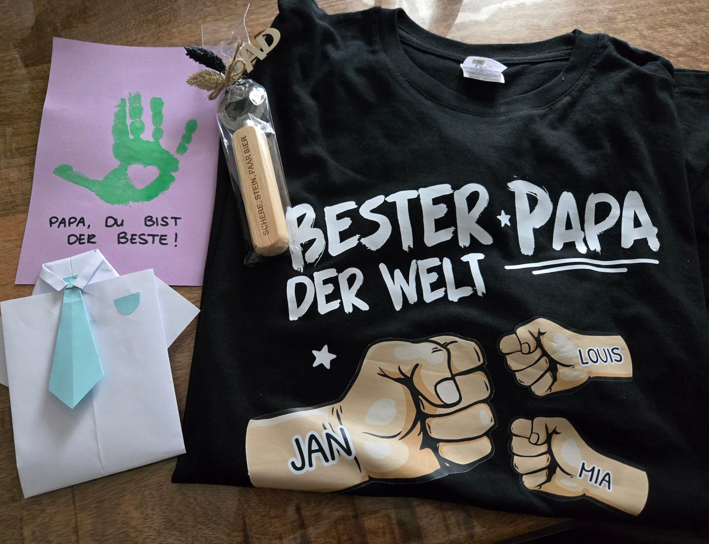 Customer photo review of Bester Papa Ever - Personalisiertes T-Shirt für Papa dunkel
