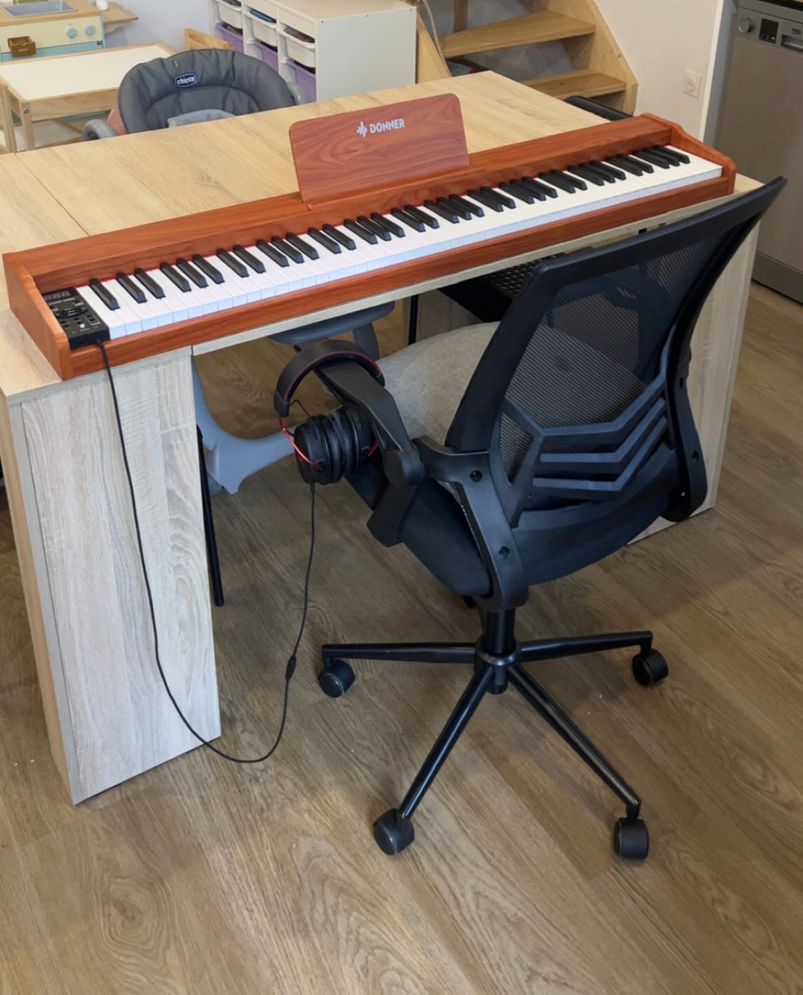 Customer photo review of 【Pré-vente】Donner DEP-1S piano numérique clavier d'e-piano semi-lesté de style bois - expédition le 25 mai