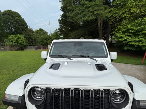 Customer photo review of Factory Color Painted Mirror Covers JL/JT 2018-2025