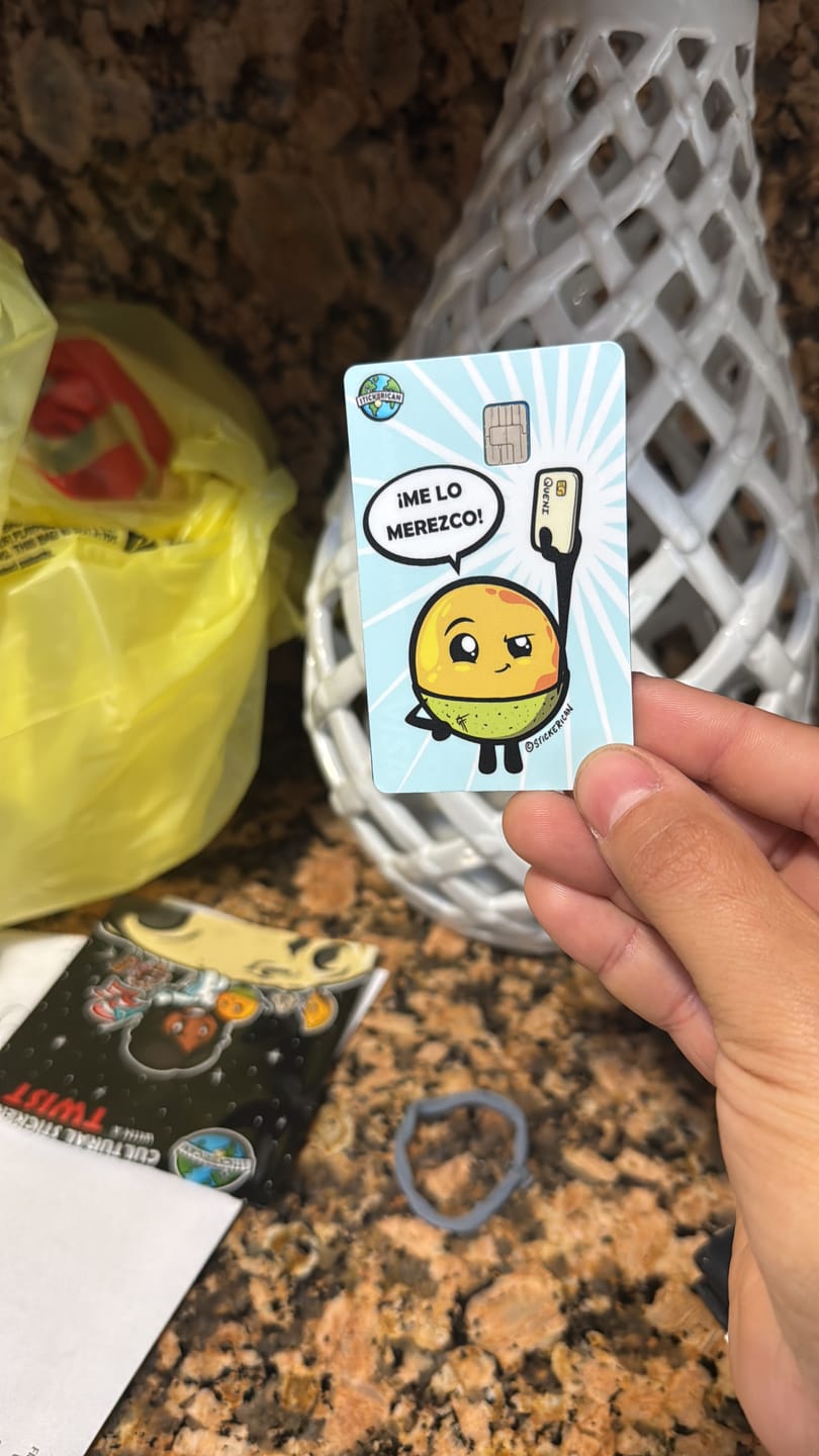 Customer photo review of Me Lo Merezco - Sticker para Tarjeta de Crédito