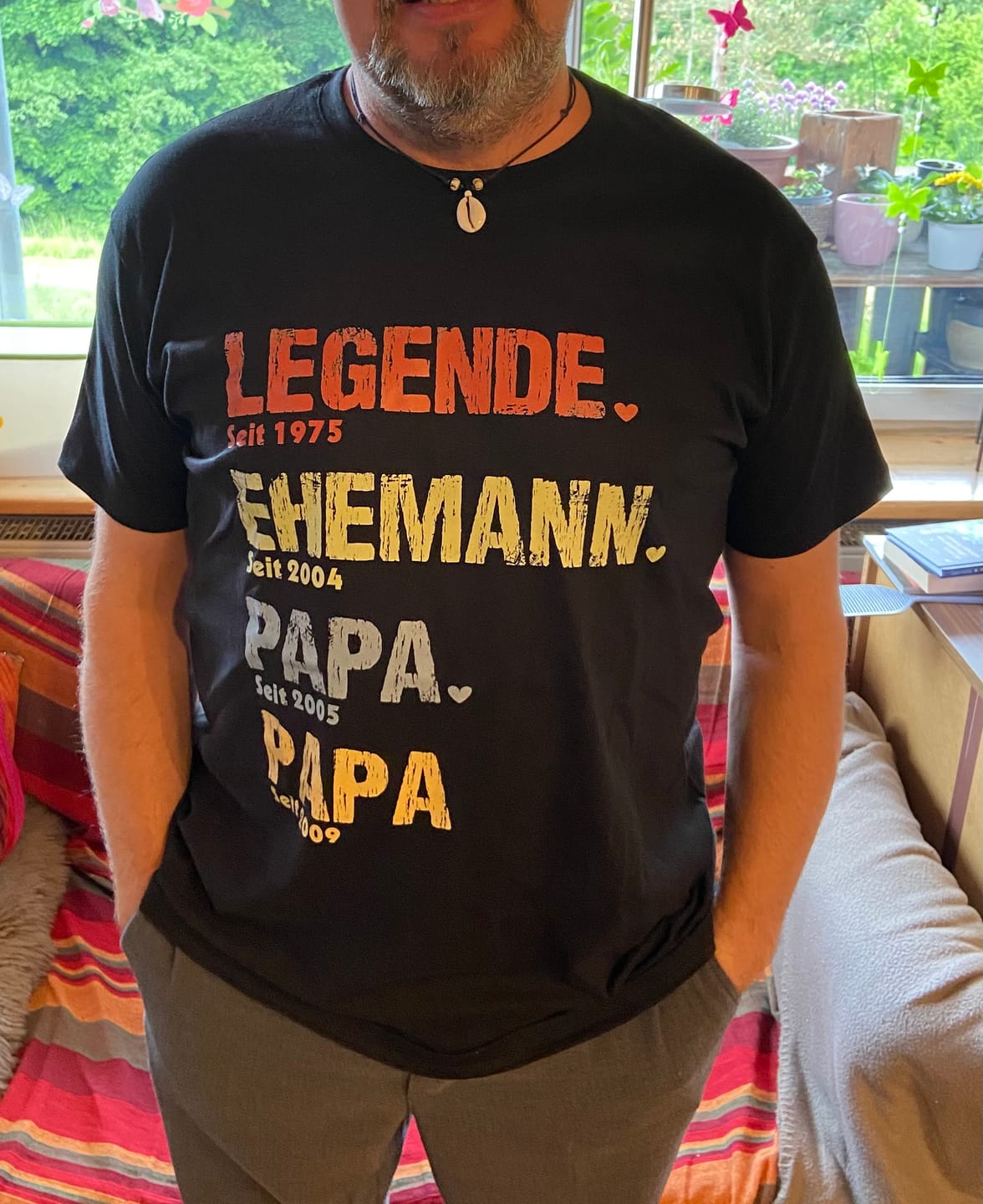 Customer photo review of Legende, Ehemann, Papa und Opa - Personalisiertes T-Shirt für Papa und Opa