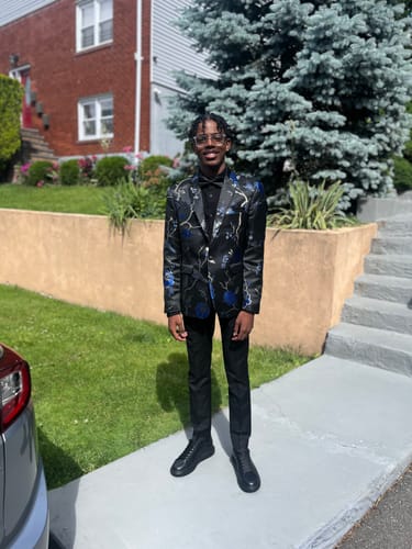 Customer photo review of Men's 2-Piece Large Collar Unique Blue Bird Embroidery Suit