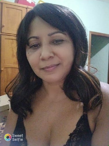 Customer photo review of Peruca Viki Castanho com Luzes com Franja Ondulada (Premium)