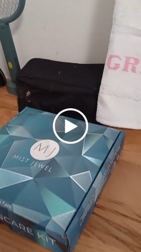 Customer video review of Kit Luxe Skincare