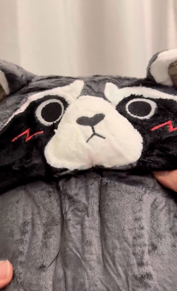 Customer photo review of OLAOLA Unisex Adult Plush Raccoon Animals Onesie Pajamas Warm Home One-Piece Sleepwear