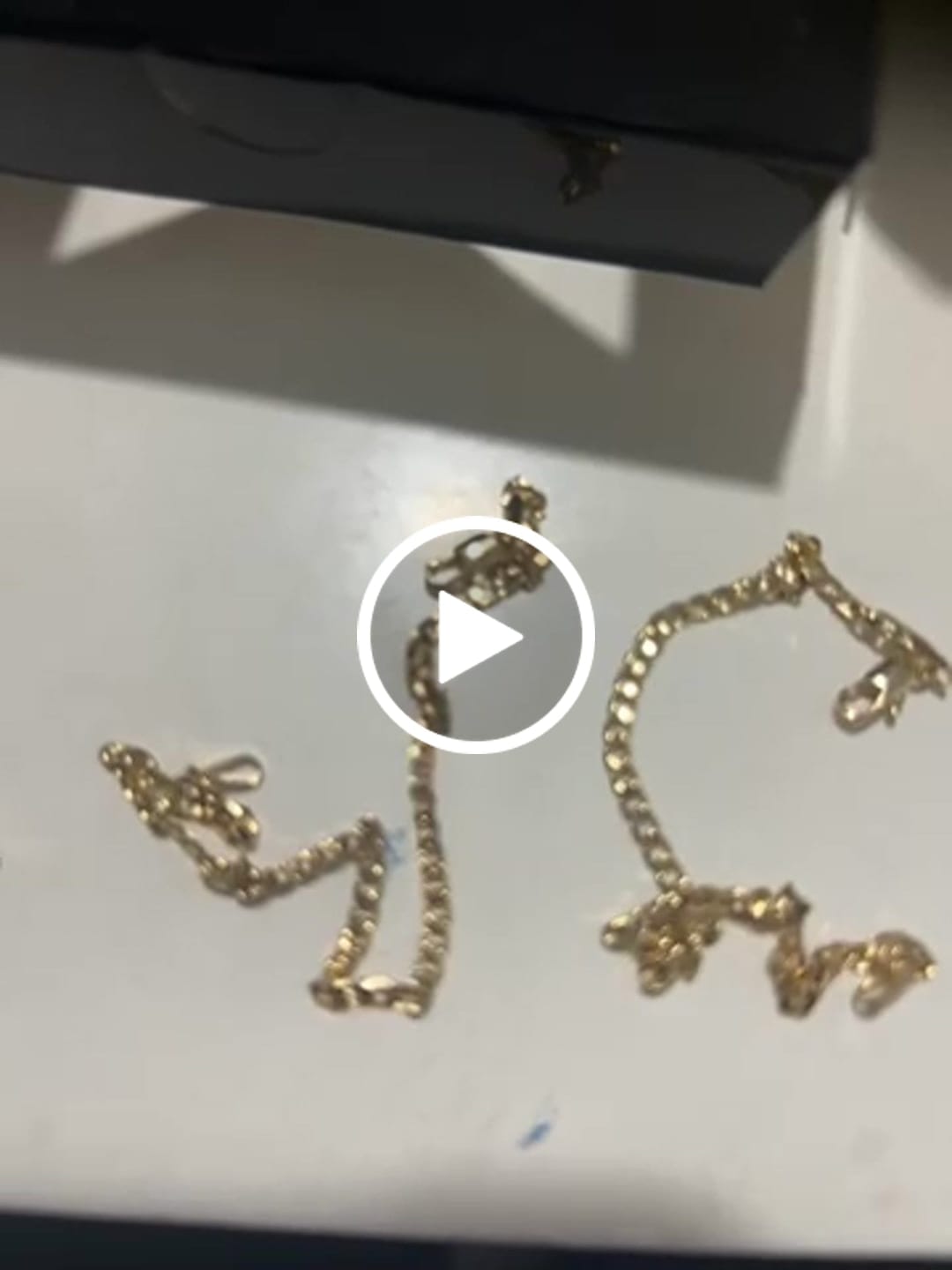 Customer video review of Pulseras Eslabón Plano en Oro laminado 18k Para Pareja
