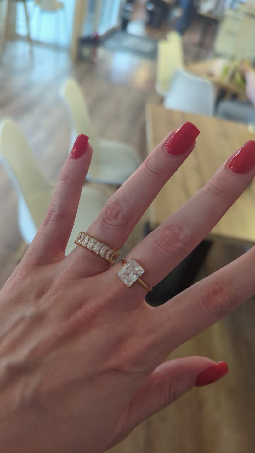 Customer photo review of Cube Stones Ring | 18K vergoldet