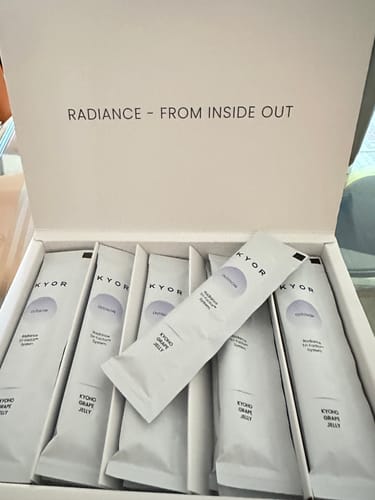 Customer photo review of OUTGLOW - Radiance Tri-Factor™ Jelly