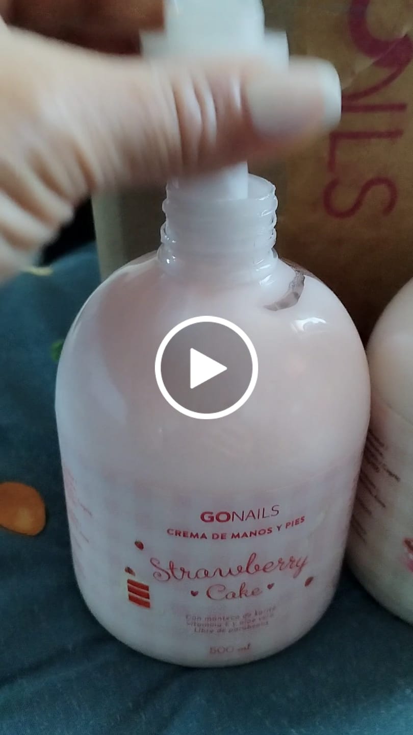 Customer video review of Crema de Manos y Pies  - Strawberry Cake