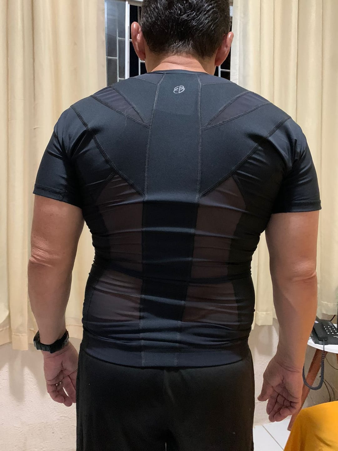 Customer photo review of Camiseta Postural Masculina - Posture Shirt® Com Zipper