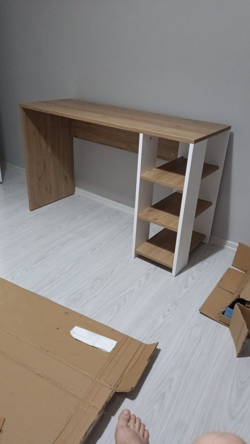 Customer photo review of Rani HA108 Raflı Çalışma Ofis Bilgisayar Masası Sepet Ceviz - Beyaz