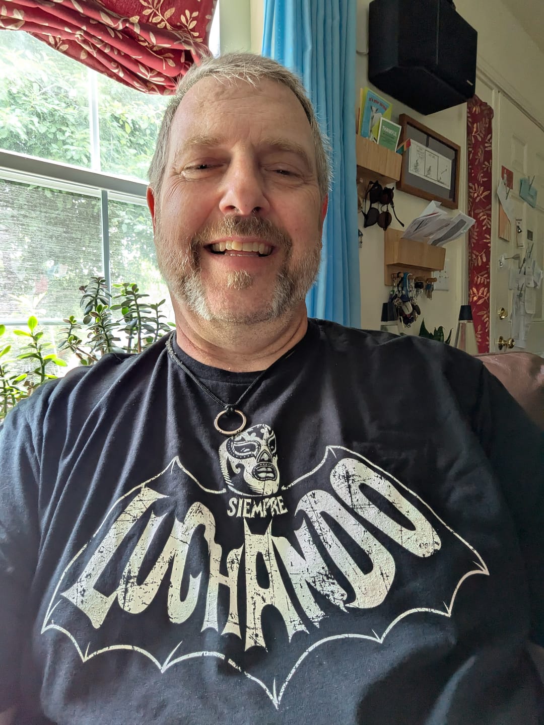 Customer photo review of Siempre Luchando Old School T-Shirt