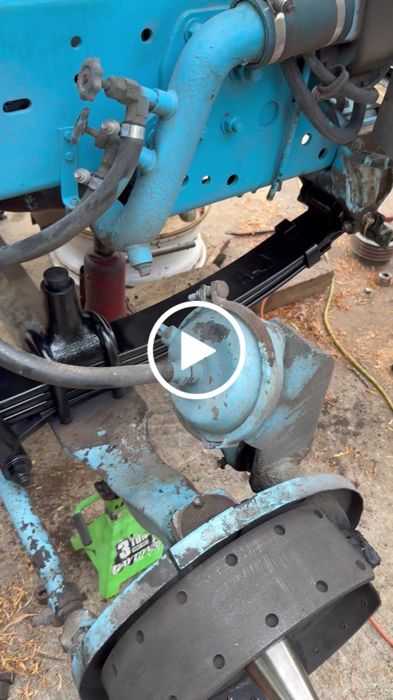 Customer video review of 1997 - 2021 Freightliner Argosy, Condor, Century, Columbia, Coronado, Cascadia, 108SD, 114SD, 122SD, FL And FLD Front Leaf Spring - 3 Leaves - 46-1422