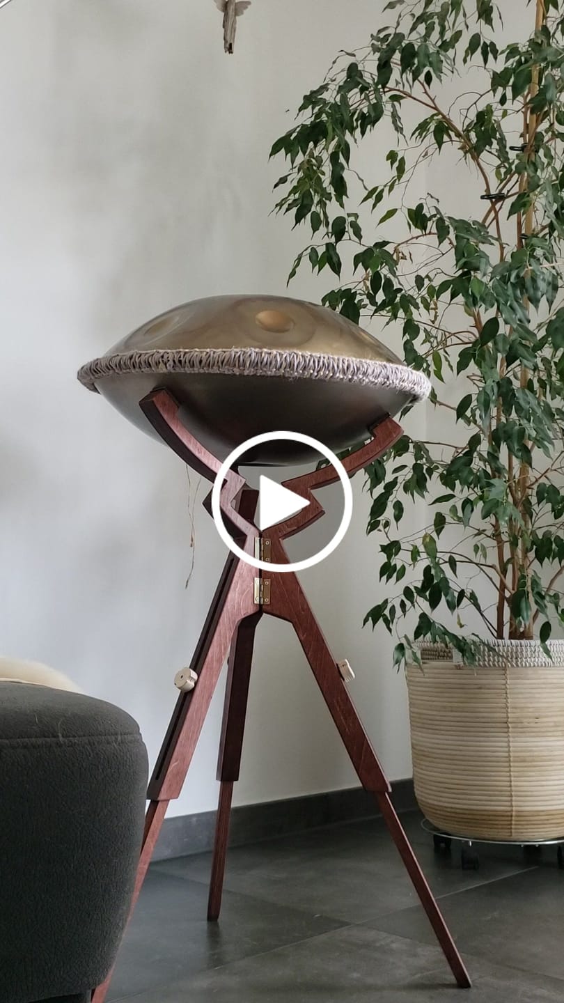 Customer video review of Katanui Höhenverstellbarer Handpan Ständer aus Holz