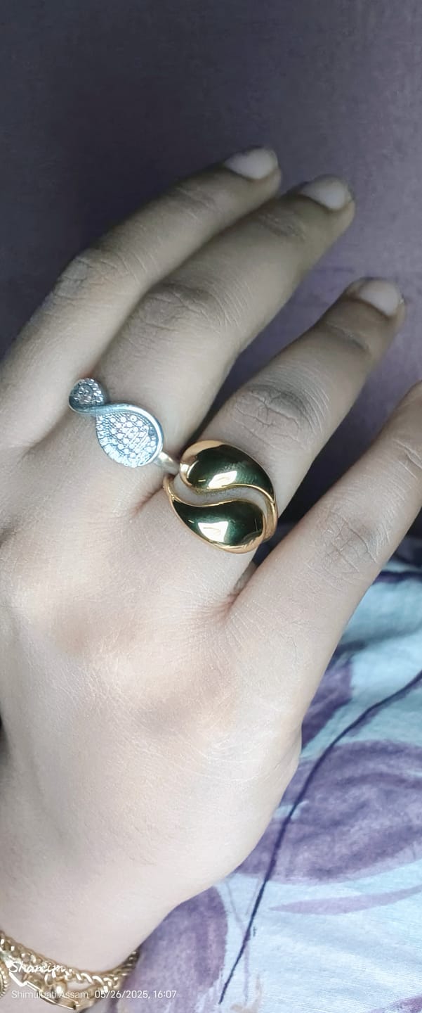 Customer photo review of Gold Plated Adjustable Finger ring