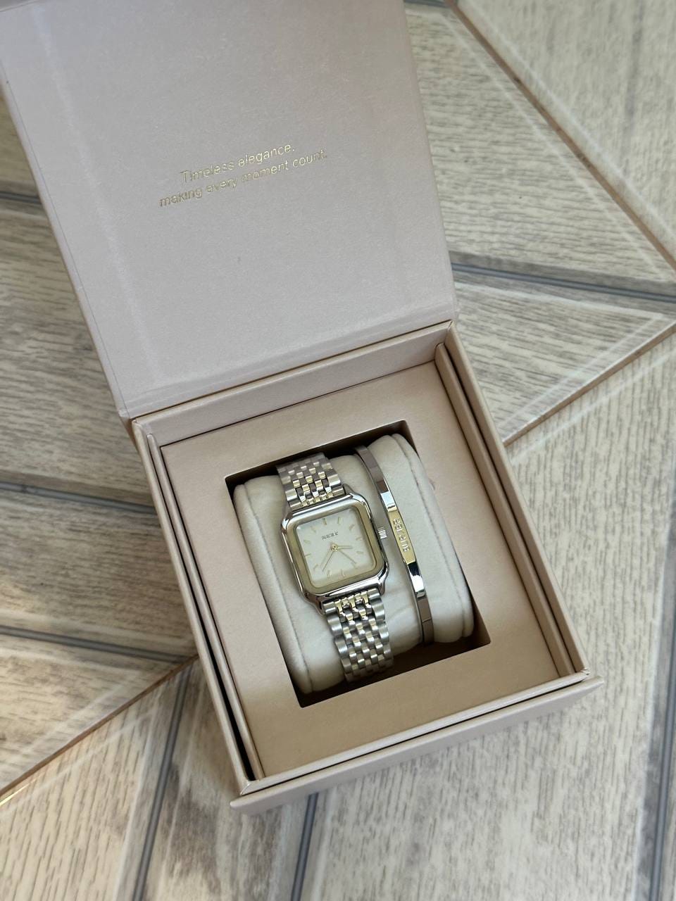 Customer photo review of Macy Silver White