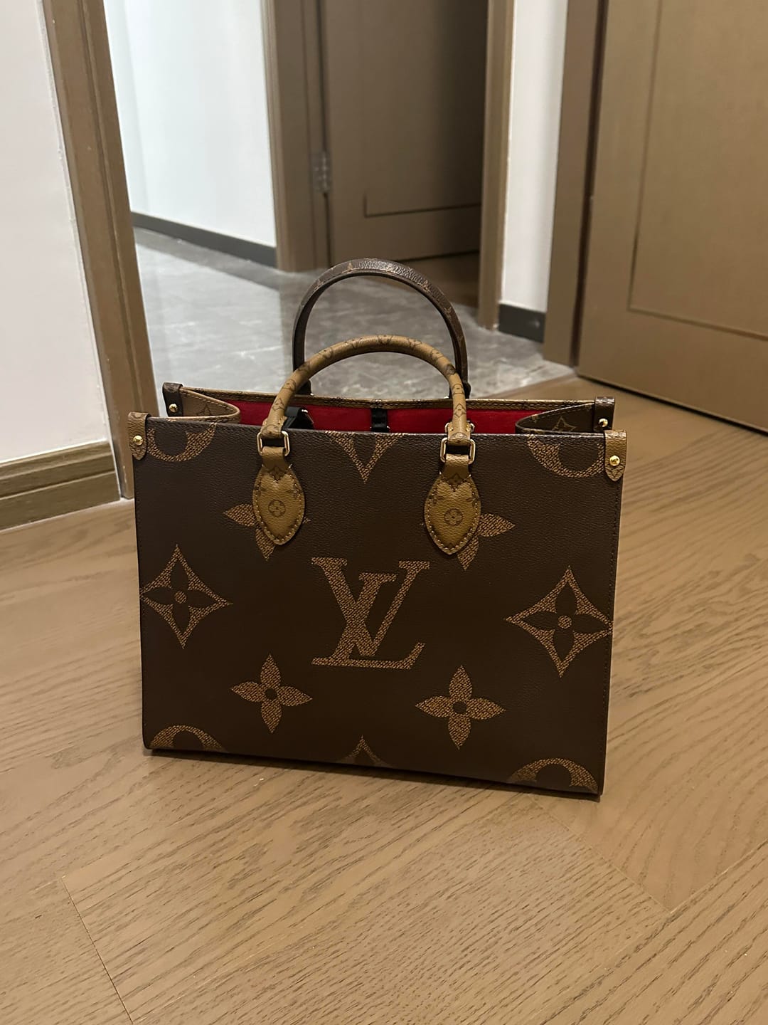Customer photo review of 【ルイヴィトン】★お洒落メンズへ★レディース♪オンザゴー MM トートバッグM45321