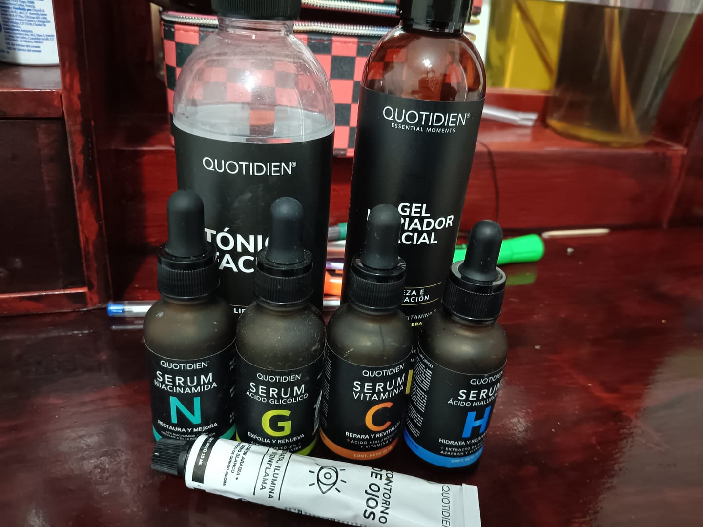 Customer photo review of Kit Piel Deslumbrante (47% OFF) - Limpiador + Tónico + Serum Vitamina C + Serum Niacinamida + Serum Ácido Glicólico + Serum Ácido Hialurónico + Contorno de Ojos