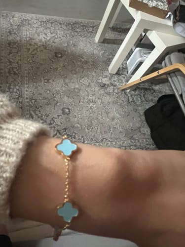 Kundenbewertung mit Foto zu Baby Blue Clover Armband